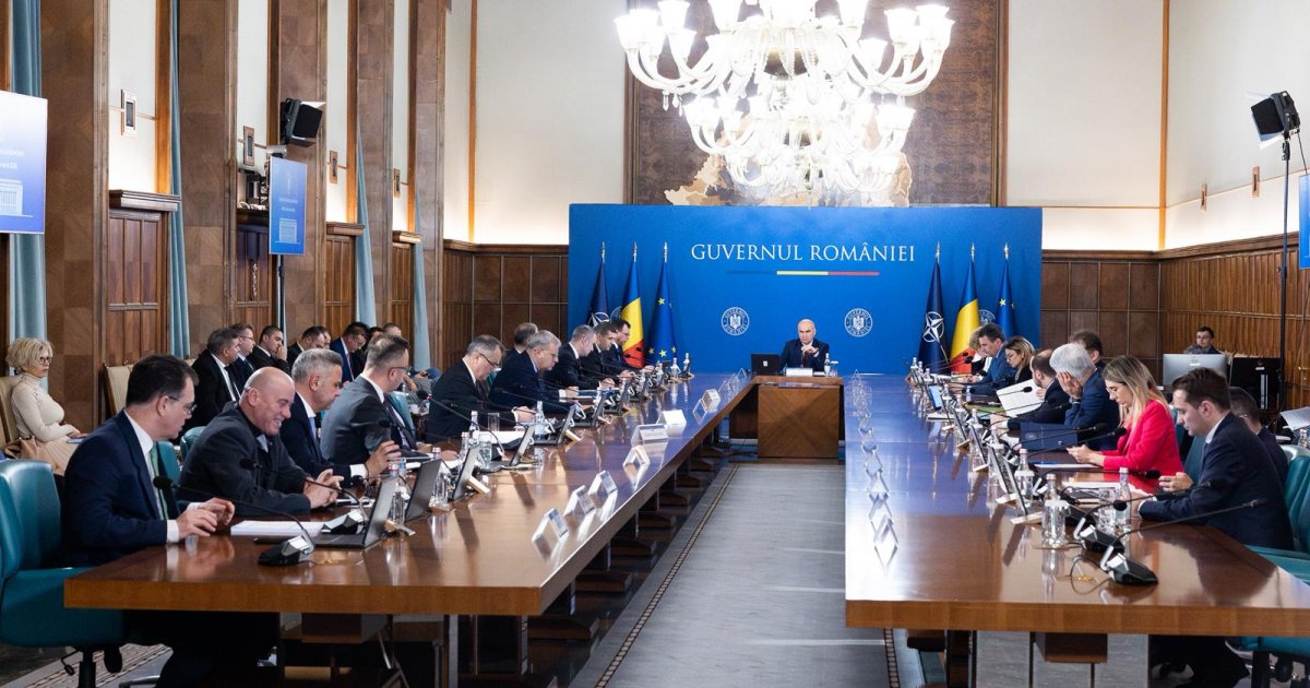 Több tízezer állás szűnik meg, de gazdaságélénkítő csomagot is elfogadtak