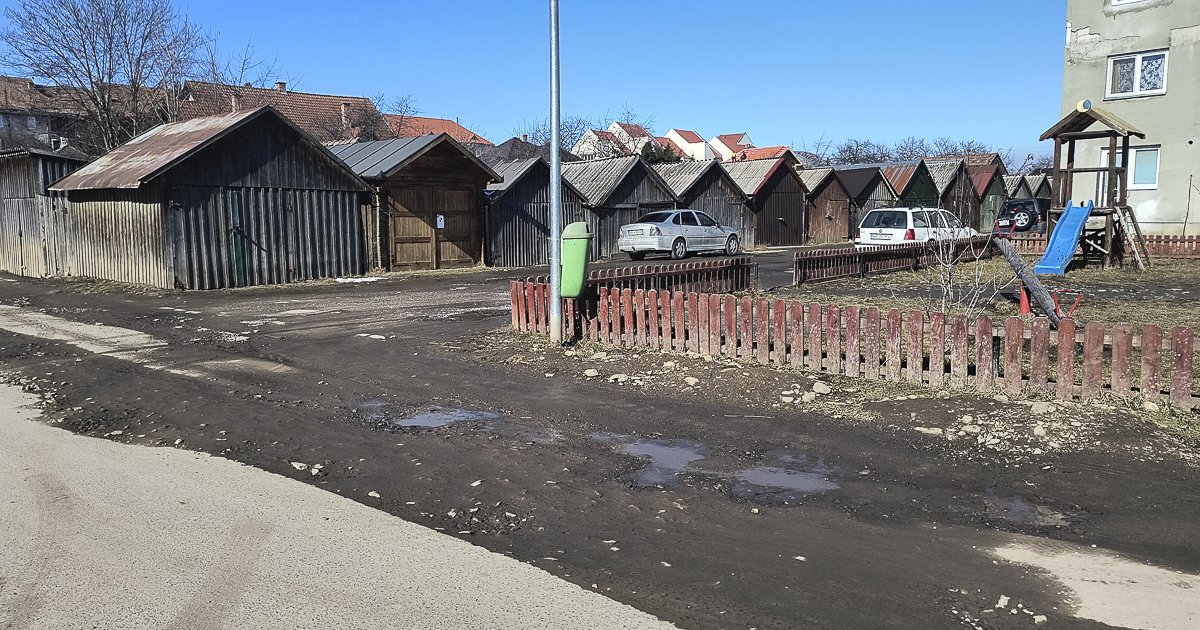Le kell bontani a garázsokat