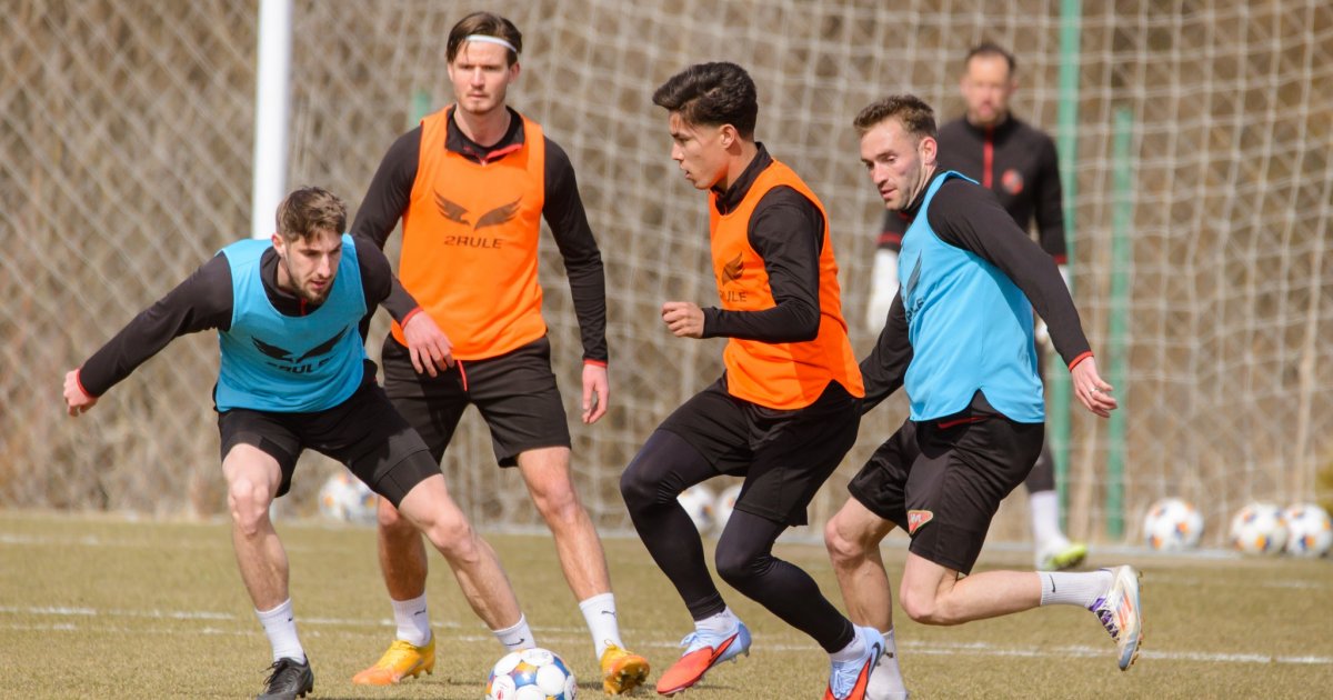 Tovább menetelne az FK