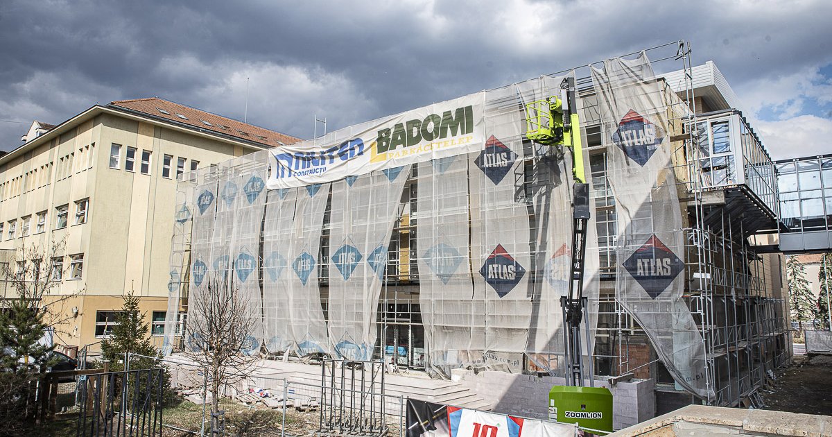 Bonyodalmat okoz a földszint funkcióváltása