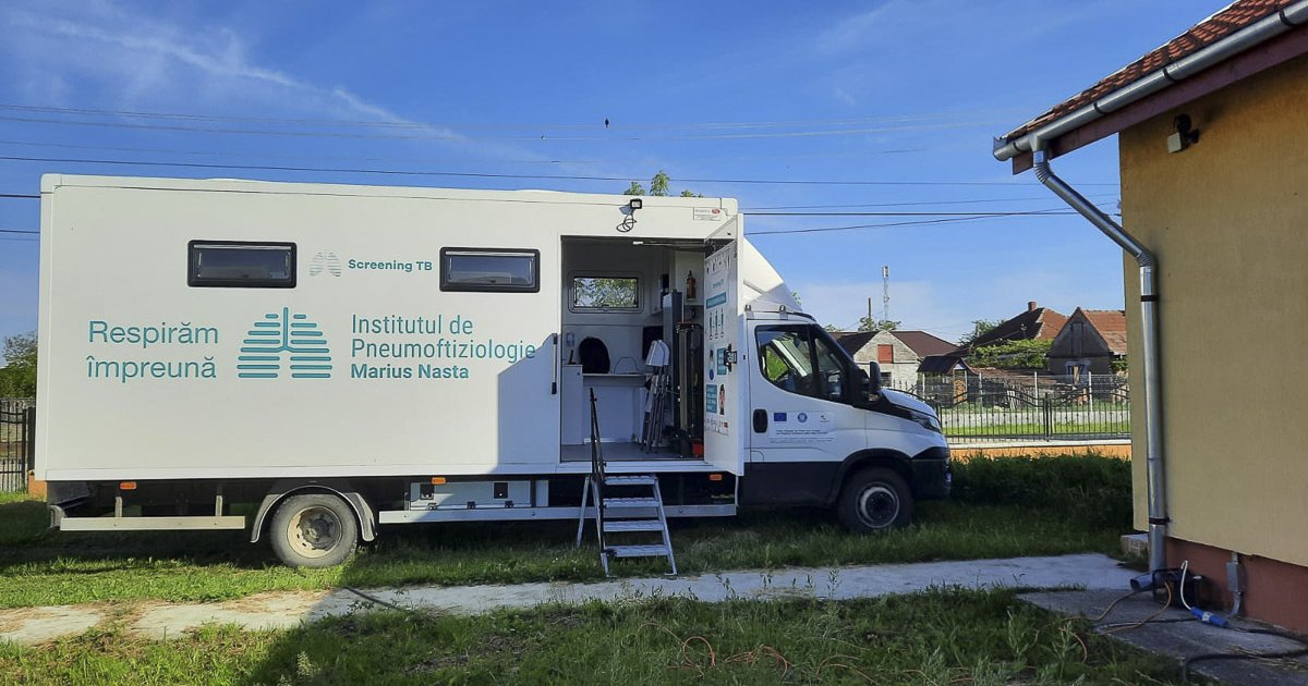 Ezernél is több személyt vizsgáltak meg