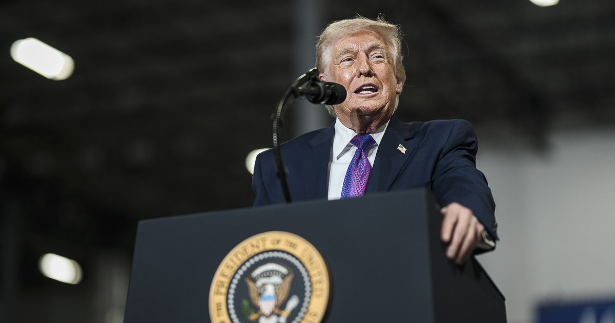 Trump kilépne a NATO-ból