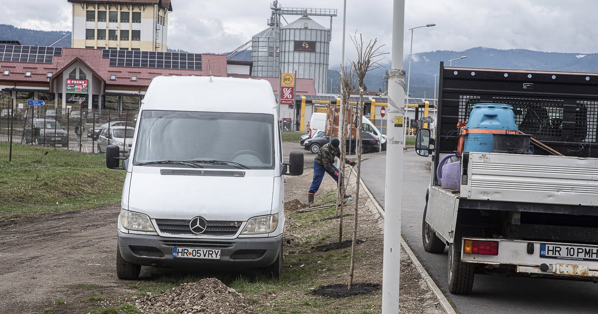 Közelebb két útberuházás megvalósításához