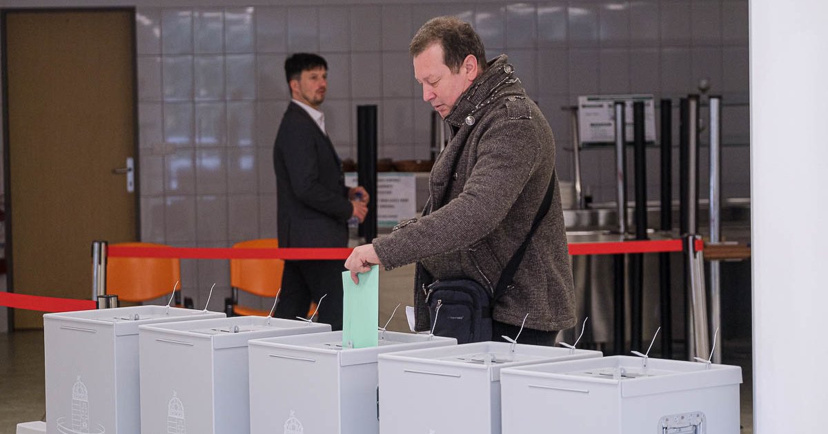 Kora délutánig a választók több mint fele szavazott