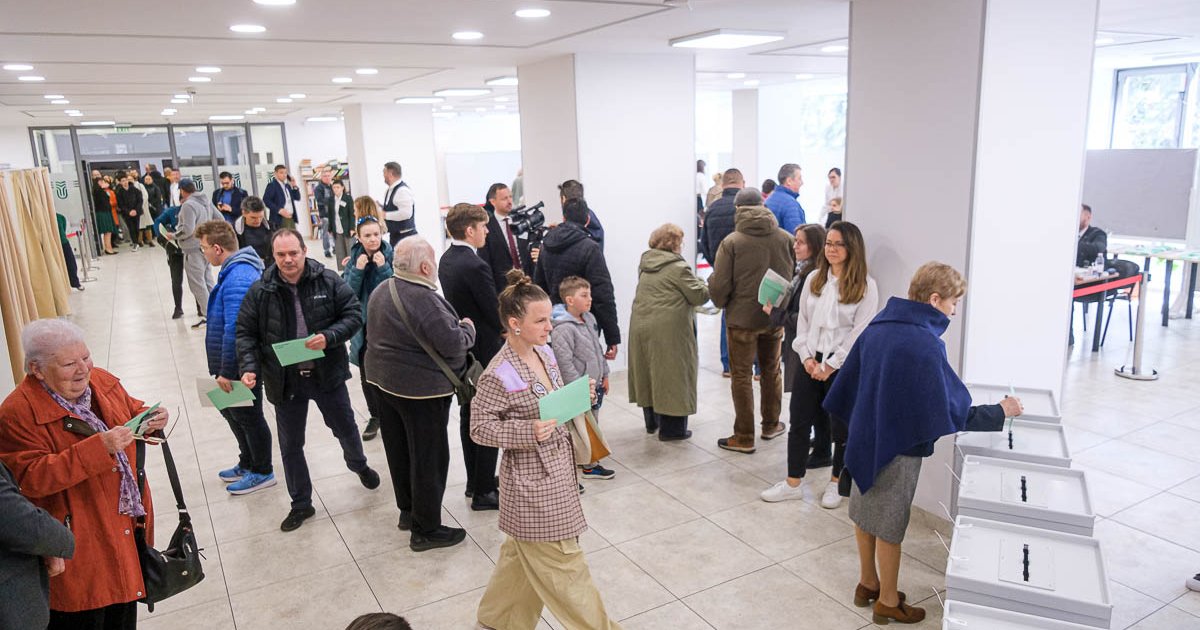 A közvéleménykutatók szerint a Tisza nyerte a választást