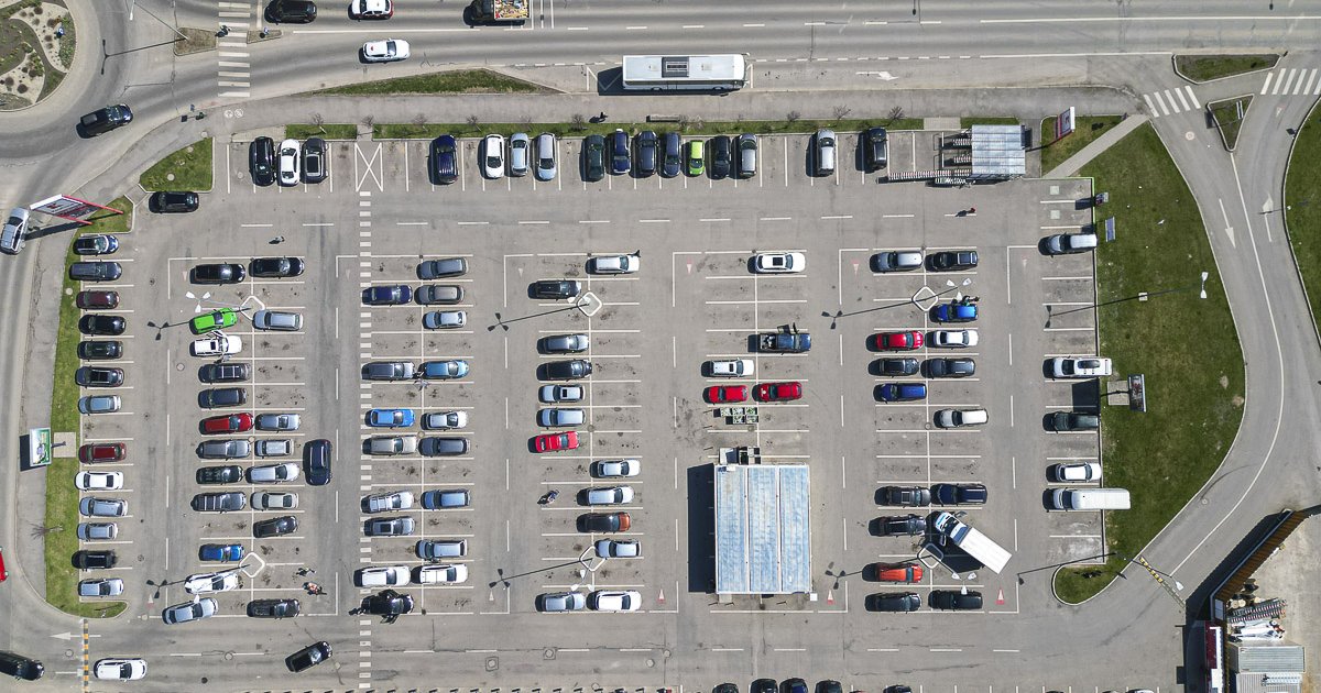 Egyre öregebb autókkal járunk