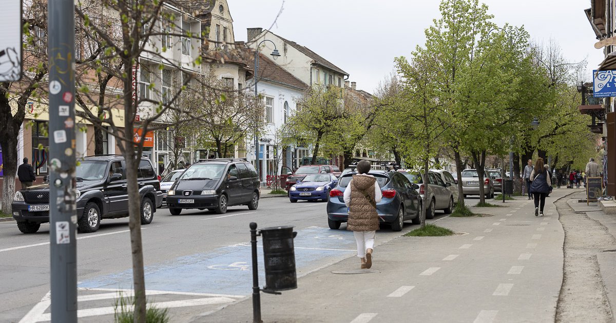 Vasárnaponként lezárná a Kossuth utcát