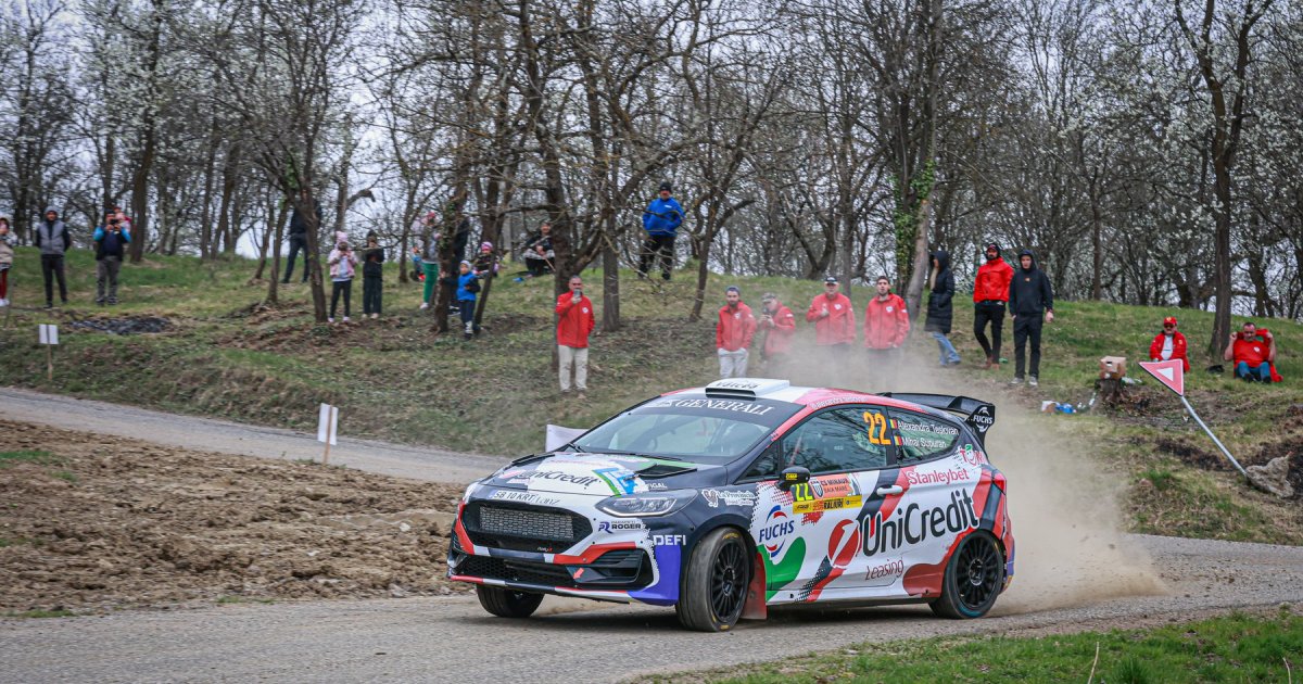 Tizenkét szakasz vár a mezőnyre