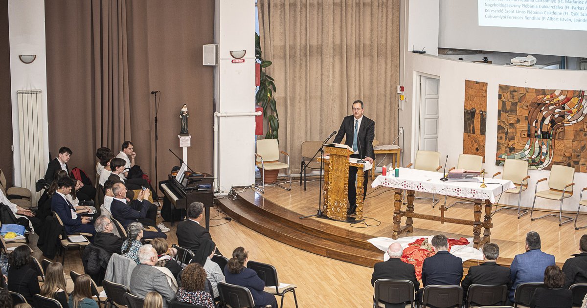 Hit, tudás és találkozás