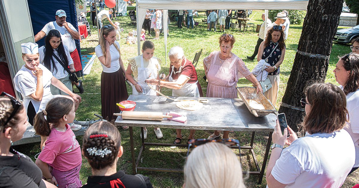 Megerősíteni a hagyományos értékeket
