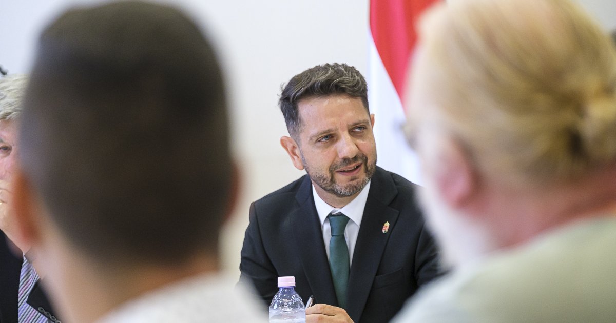 Véget ér Dolhai István csíkszeredai megbízatása