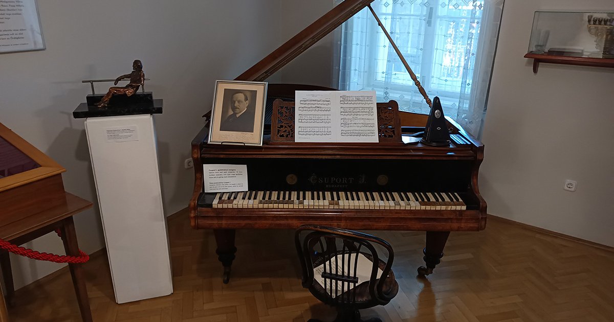 Újból Kálmán Imre szülőházában