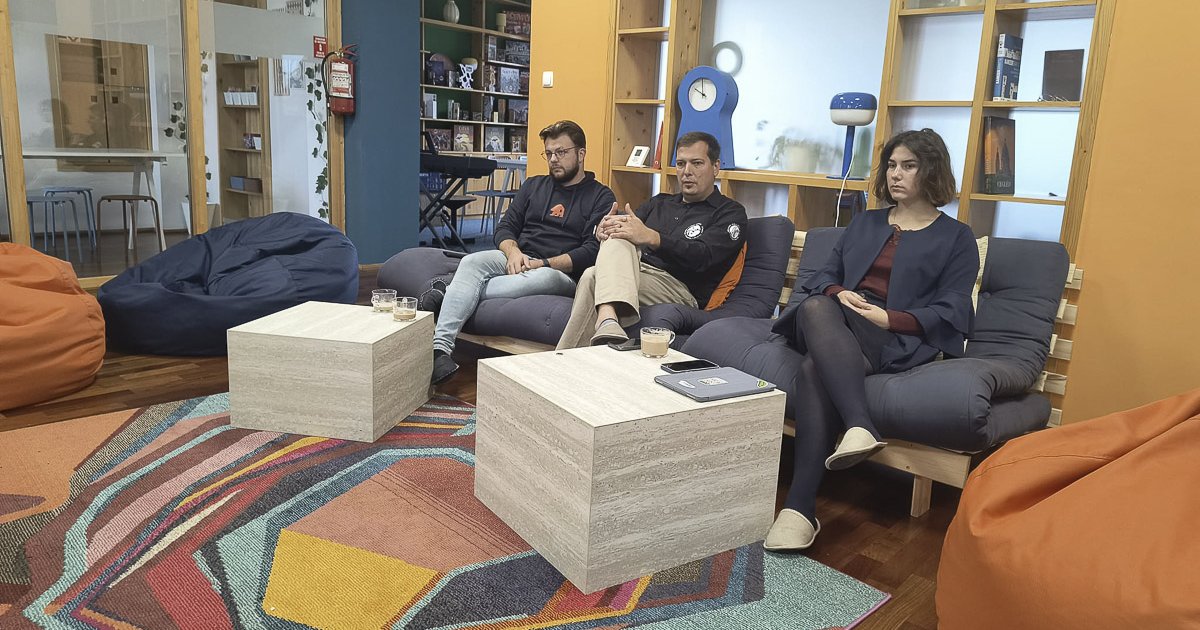 Karaoke, kvíz és társasjáték a Bázison
