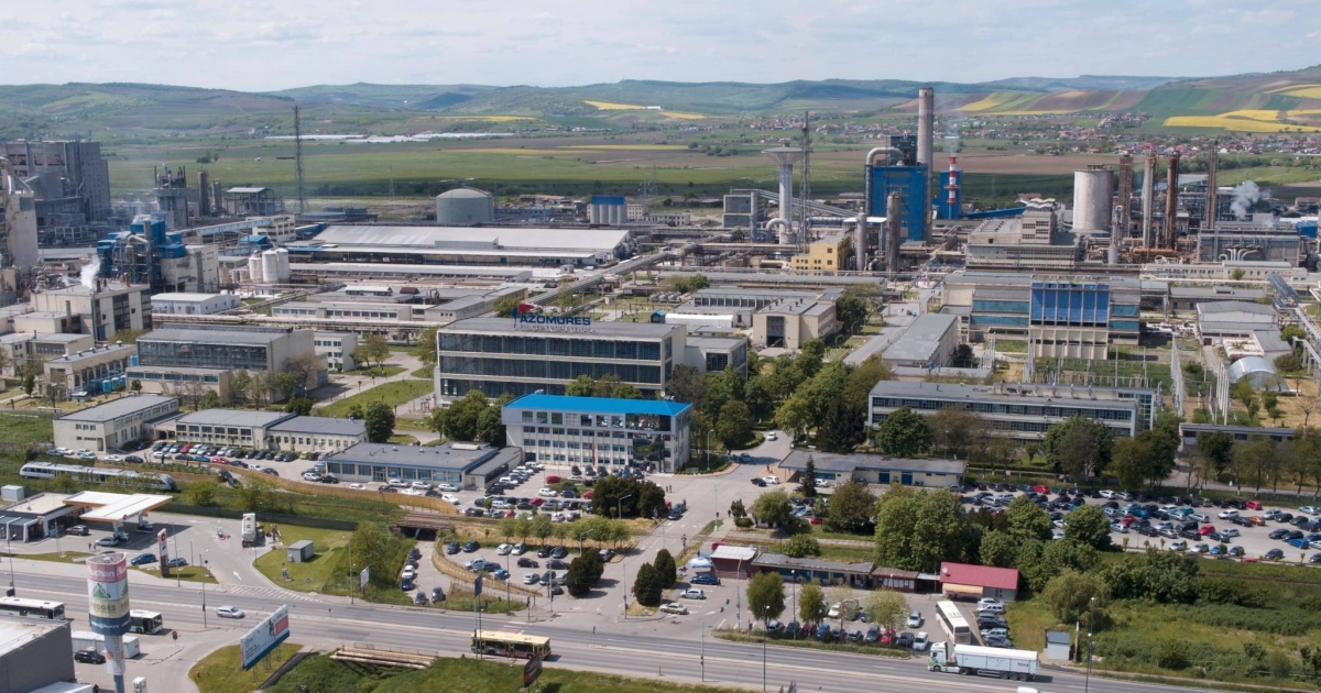 Csökkentett kapacitással újraindítja a termelést az Azomureş vegyipari kombinát