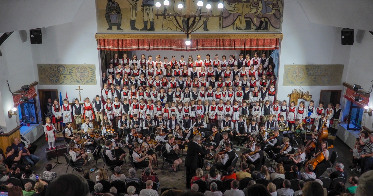 Zarándokoknak énekeltek a szentegyházi filisek