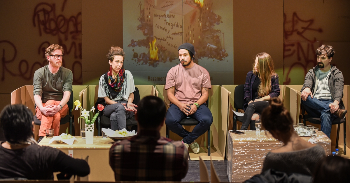 Videó - Monodráma a Csíki Játékszín színpadán: itt az ideje provokálni a nézőket