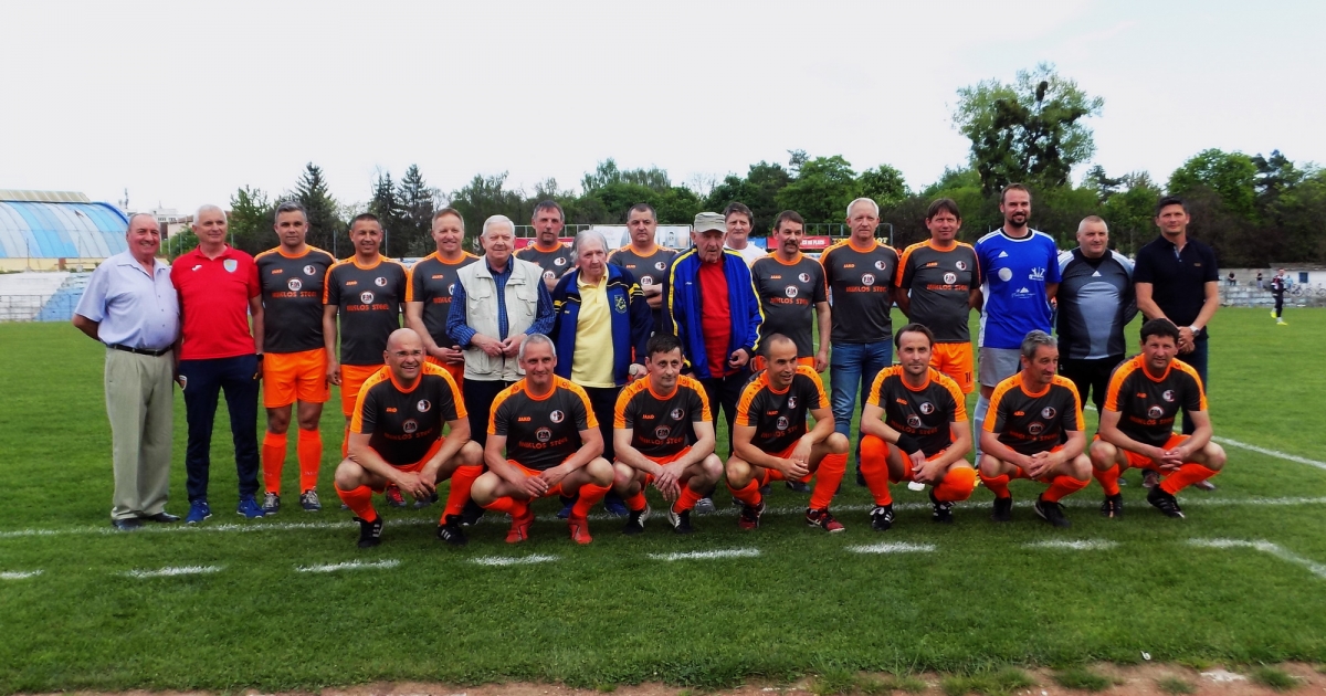 Fociünnep gólzáporral, gálameccsel és könyvbemutatóval