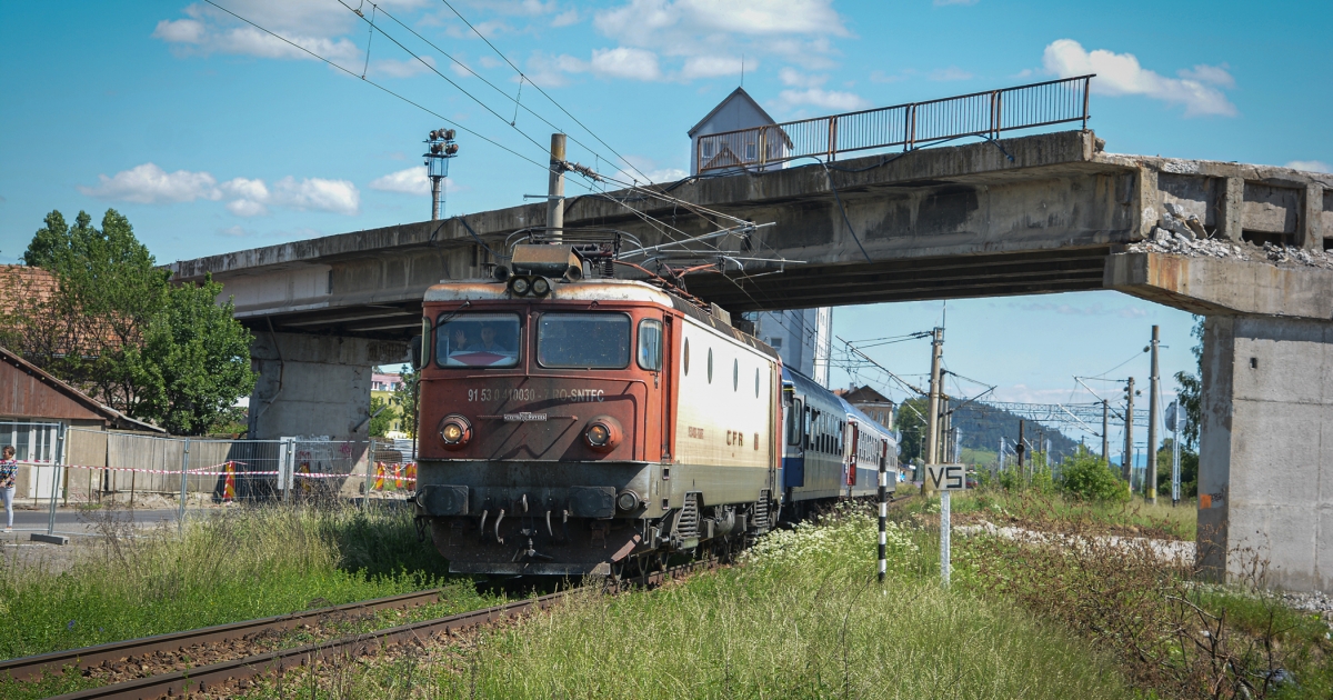 Buszokkal helyettesítik a vonatokat