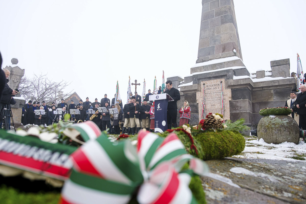 A múlt tanulságai a jelenben