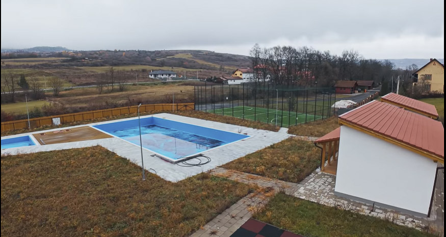 Két beruházás elmaradt számláit kell kifizetniük