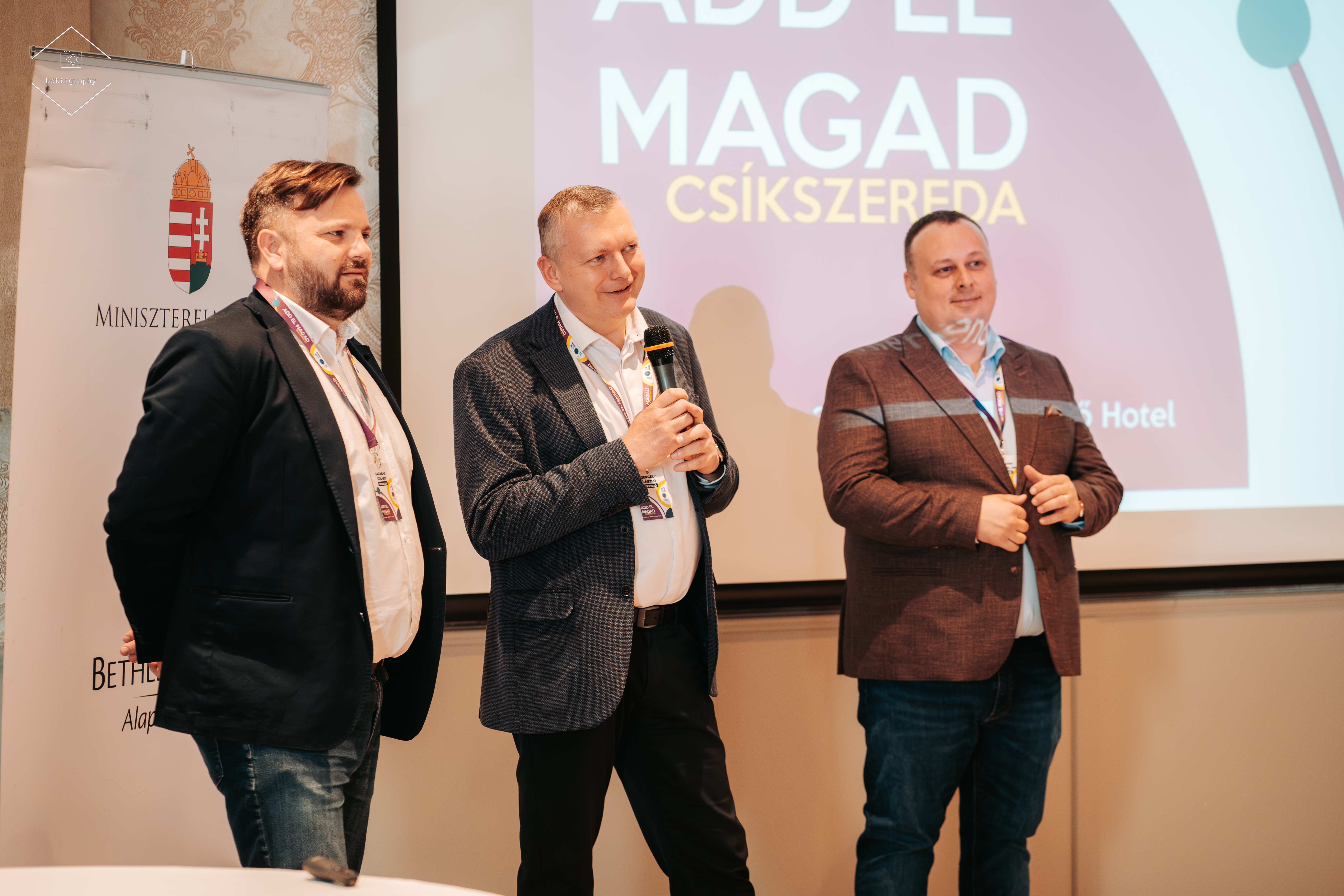 Több mint száz résztvevő Több mint száz résztvevő