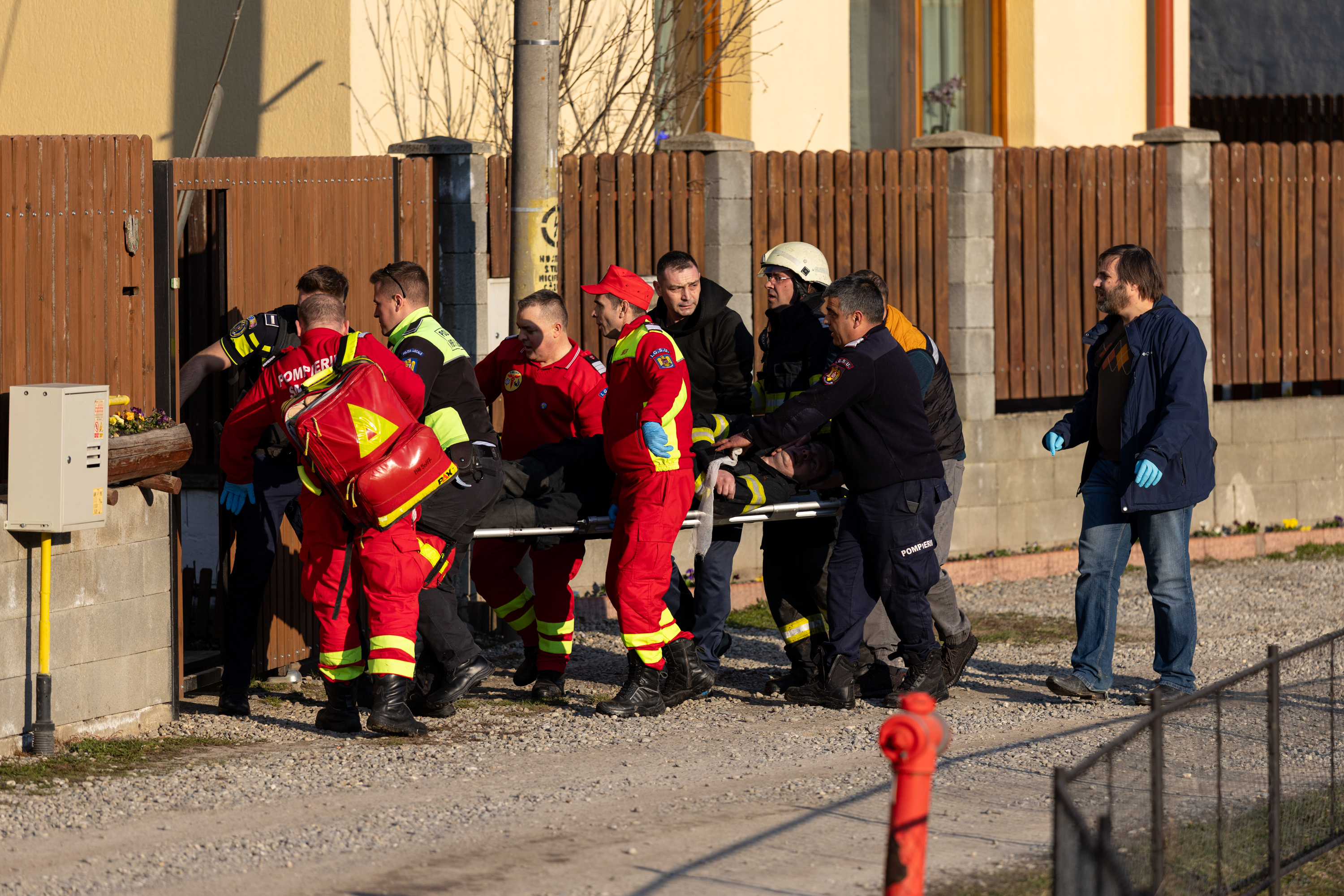Kigyulladt a tető, megsérült a tulajdonos Kigyulladt a tető, megsérült a tulajdonos