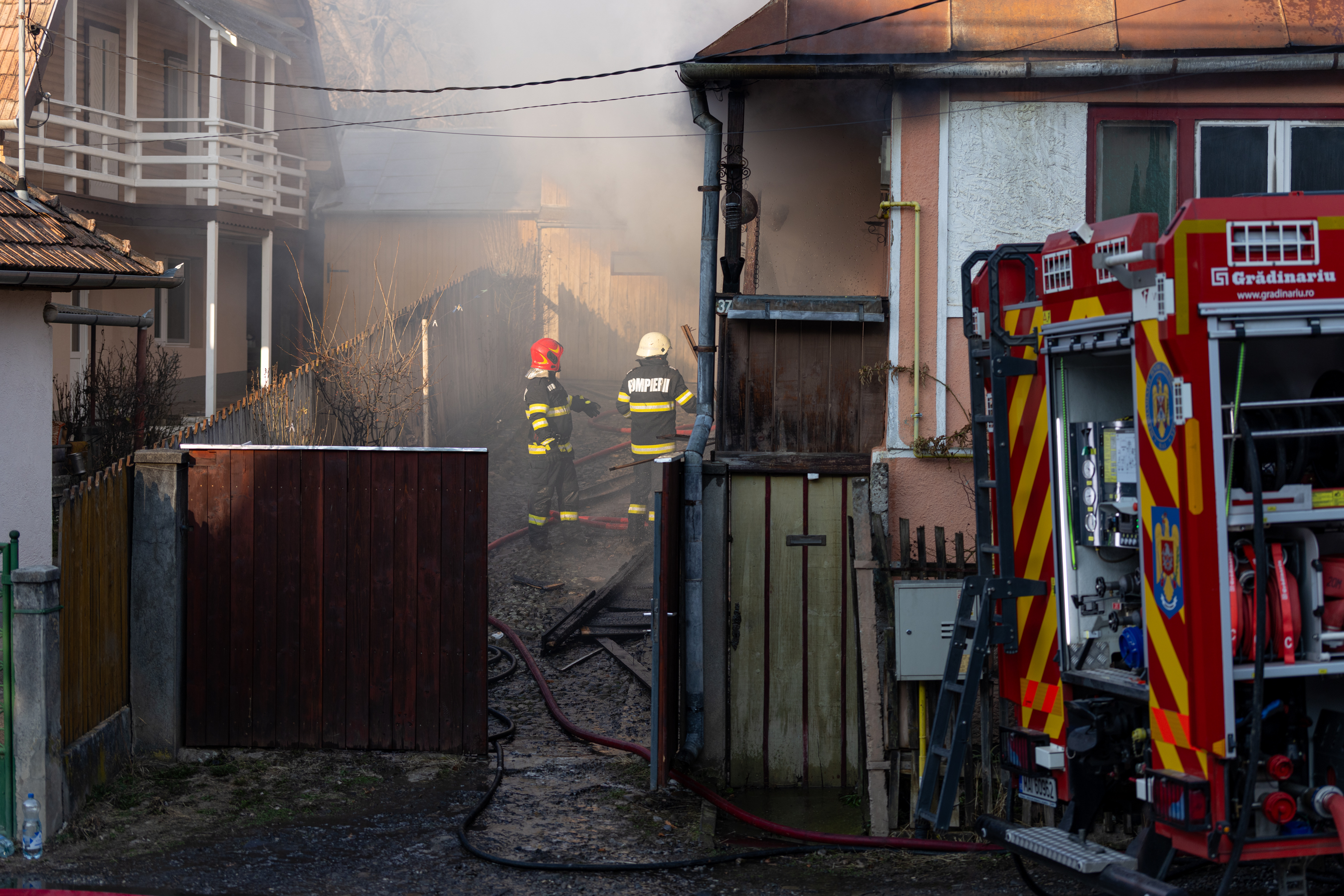 Kigyulladt a tető, megsérült a tulajdonos Kigyulladt a tető, megsérült a tulajdonos