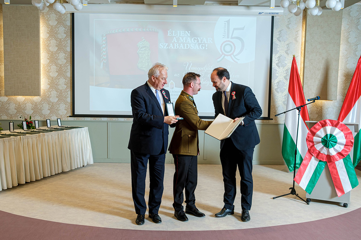 A megmaradás szolgálatában A megmaradás szolgálatában