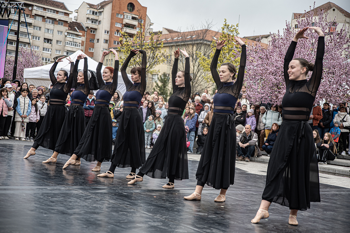 Az eső sem tudta megállítani a táncot
