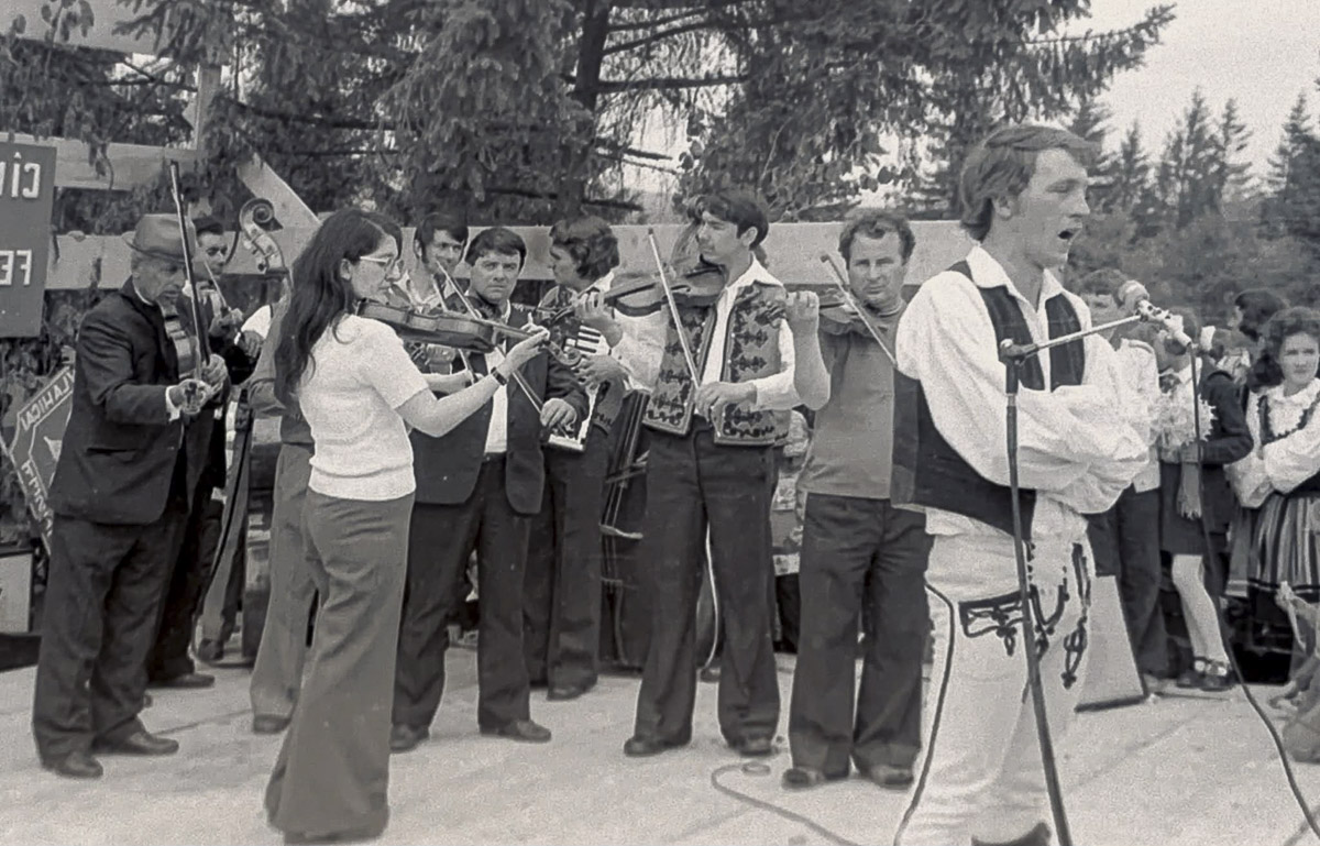 Ötven éve a nárciszok között