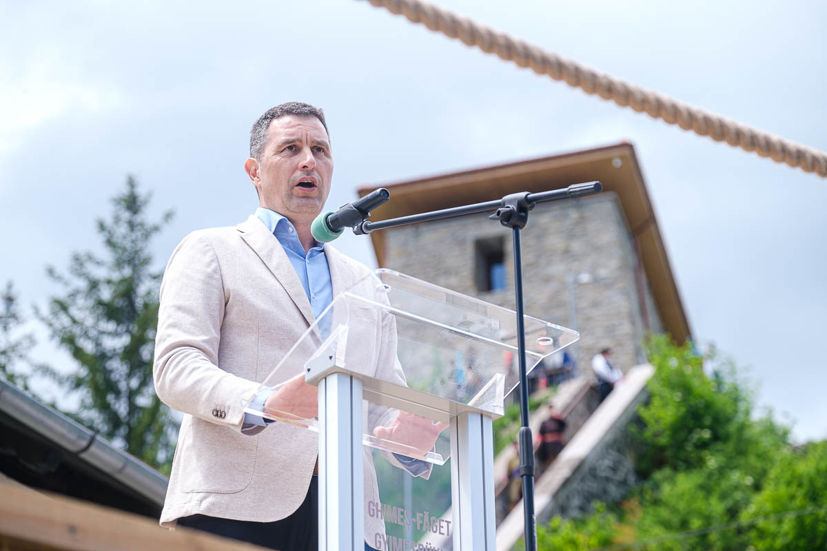 Ünnepélyesen átadták a megújult gyimesbükki Rákóczi-várat