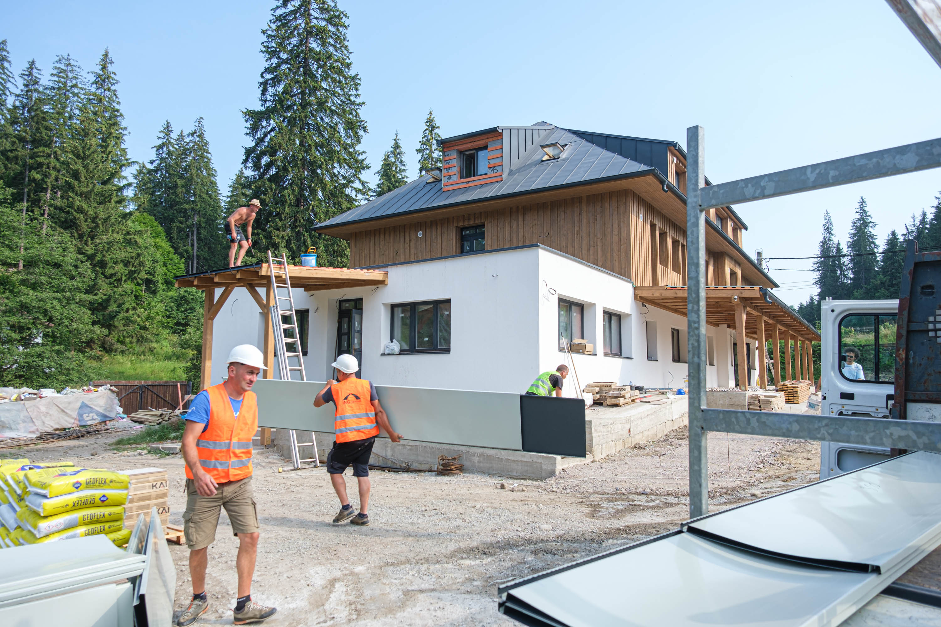 Befejezéséhez közeledik a homoródfürdői 6-os villa korszerűsítése