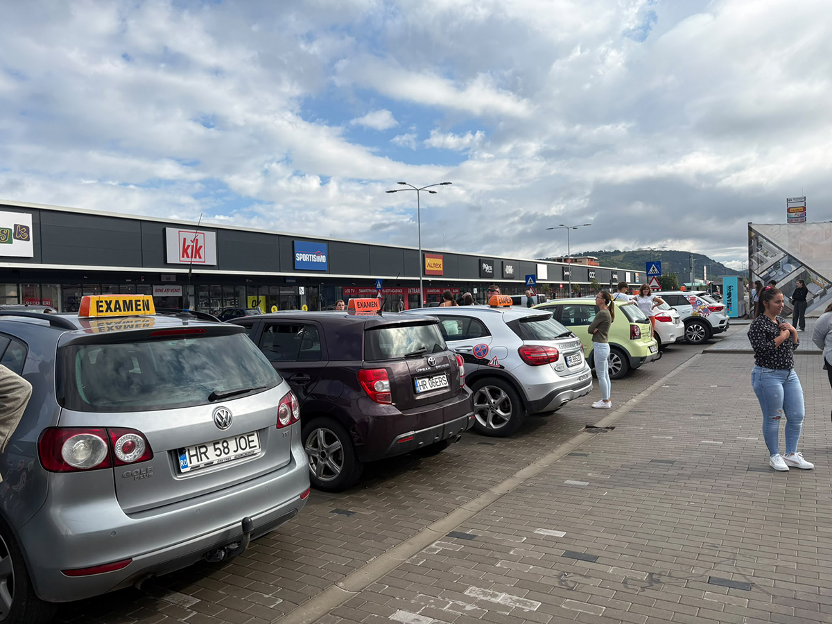 Új helyszínről indultak a vizsgázó sofőriskolázók Székelyudvarhelyen