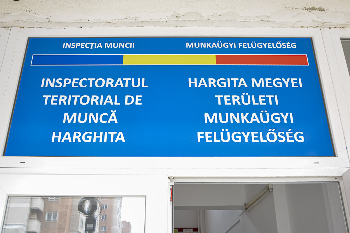 Még 3300 munkakönyv várja a tulajdonosát