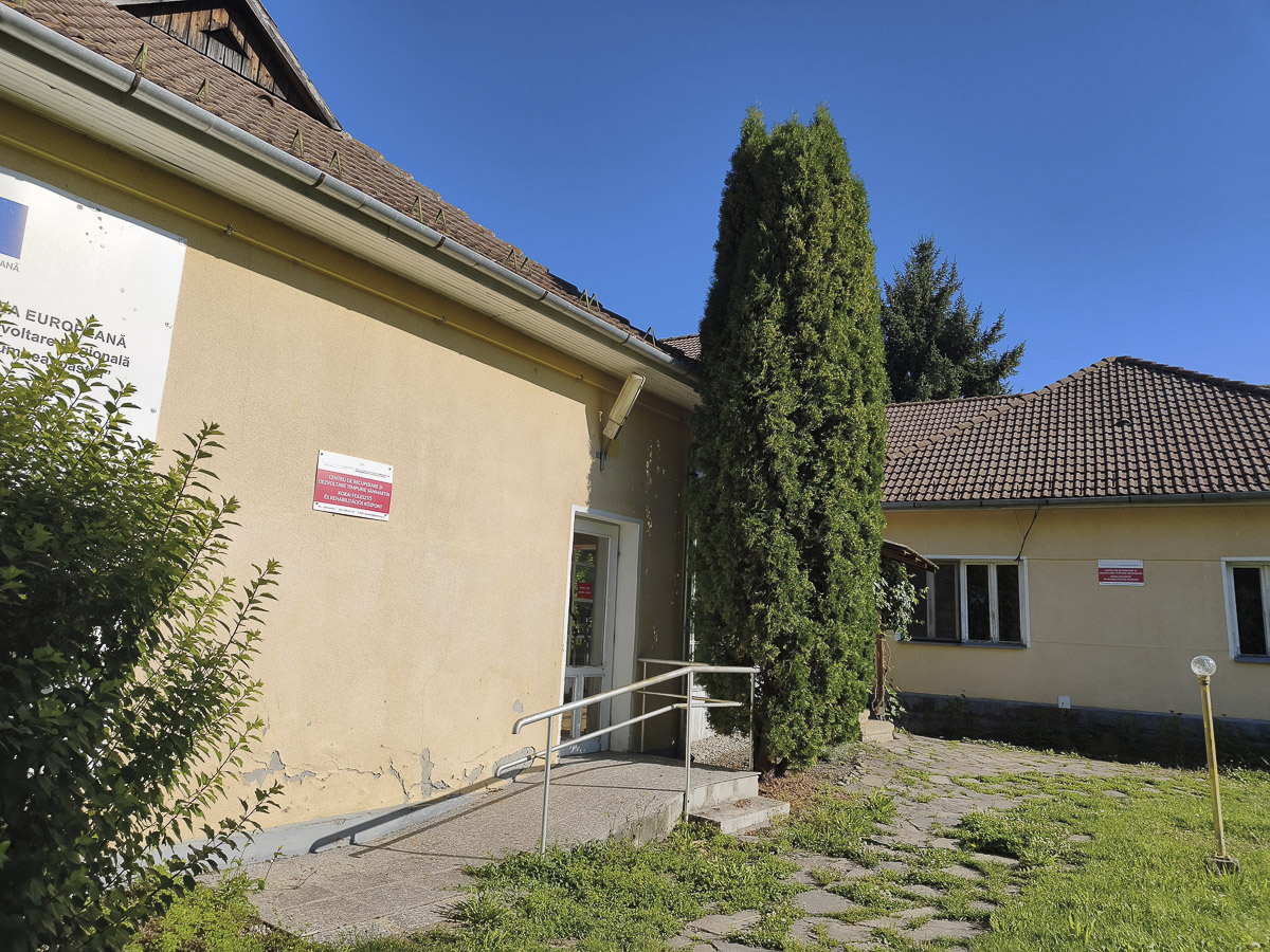 Rajt előtt a szentmártoni korai fejlesztő központ felújítása