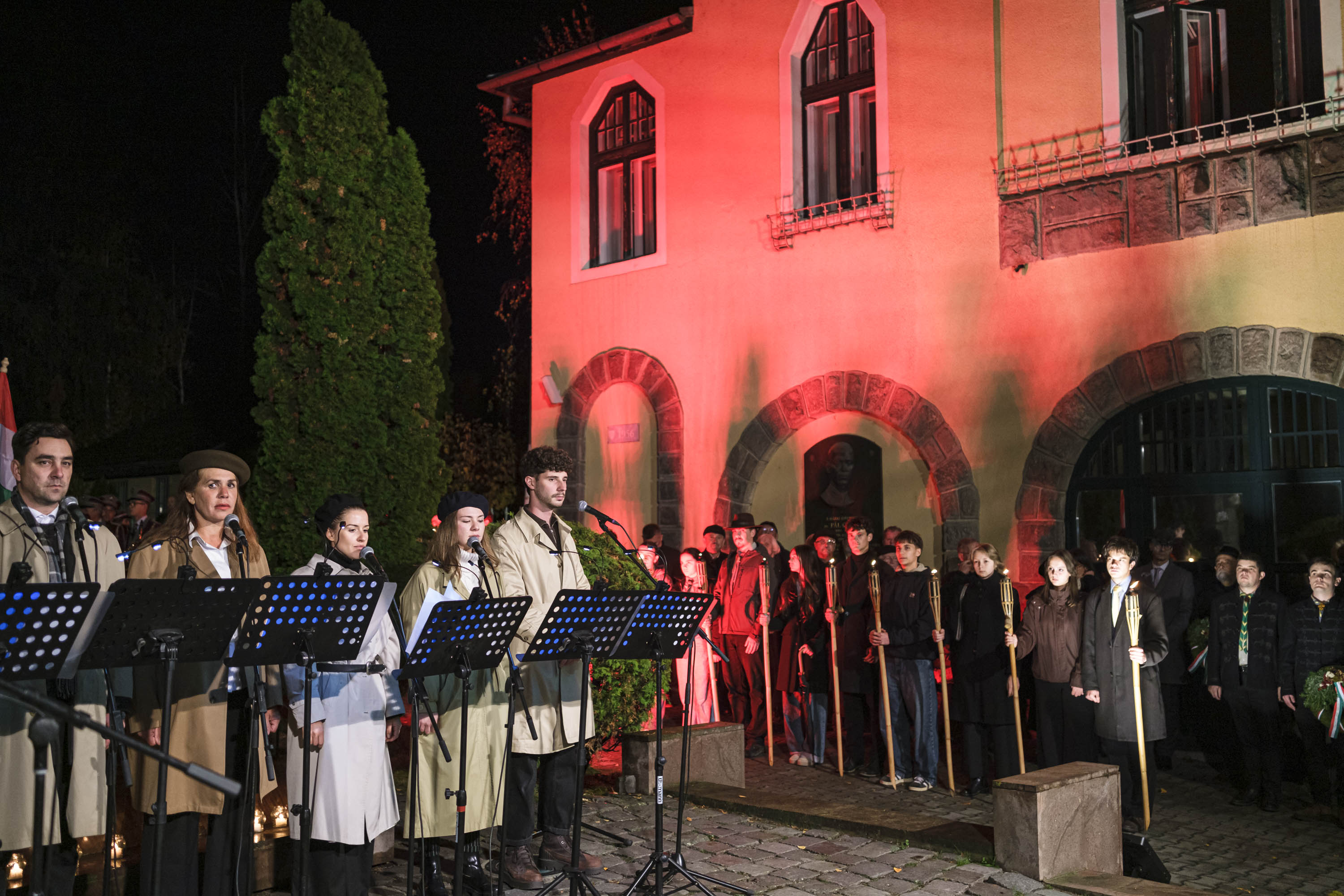 Mesélni a múltról, érteni a jelent Mesélni a múltról, érteni a jelent
