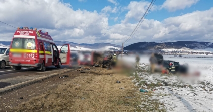 Hargita megyében bejegyzett gépkocsi balesetezett Kovászna megyében, két személy életét vesztette