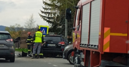 Ütközés és felborult autó Borszék közelében