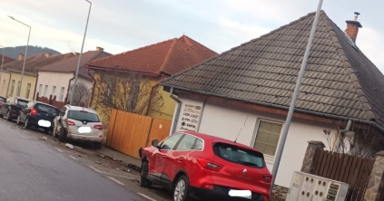 Három parkoló autót sodort el az ittas szentkirályi sofőr Csíkzsögödben