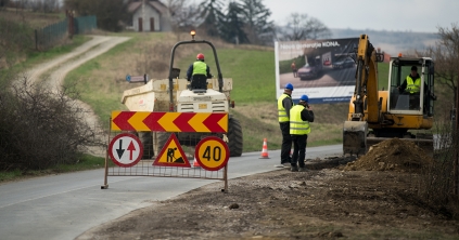 Napokon belül elkezdik a Székelyudvarhely és Székelykeresztúr közti megyei út felújítását