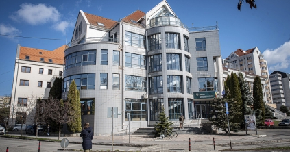 Zsögödfürdőről a csíkszeredai városháza ügyfélközpontjába költöztették a hajléktalanszállót