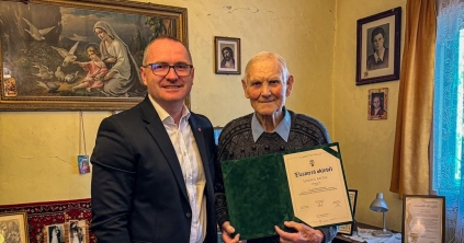 Csíksomlyói otthonában köszöntötték fel 101. születésnapja alkalmából Lukács Antalt