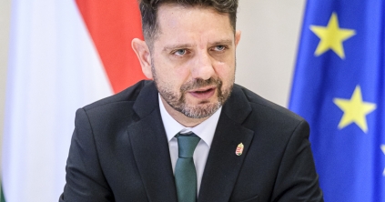 Véget ér Dolhai István csíkszeredai megbízatása