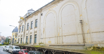 Szerződést kötnek a Piac utcai kazánház és a Vigadó felújítására
