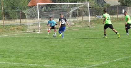 Vendéggyőzelem a Tatros-parti derbin