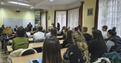 Oktatás, kutatás és a társadalom szolgálata