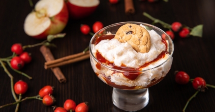 Csipkebogyós sültalma-hab