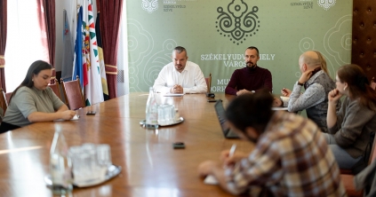 A Macopsnak adják, amit megvonnak a lakosságtól