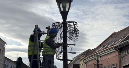 Ünnepi fénybe öltözik a megyeszékhely