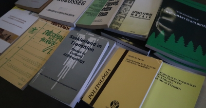 Társadalomtudományi könyvszemle